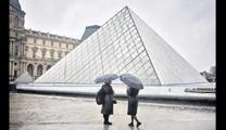 Katlanılamaz koşullar Louvre’u kapattı