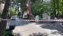 İstanbul - Kadıköy’de tehlike oluşturan ağaç dalı itfaiye tarafından alındı