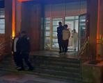 Firari hükümlü baba ile 2 oğlu, yangın merdiveninde yakalandı