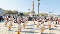 Cumhuriyet coşkusu meydanlara taşıyor