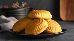 Ramazan'da mideyi şişirmeyen irmik helvası! Şerbeti anında çekiyor, lokum gibi