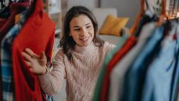 Metal askı kullanan yandı! Kıyafetlerin düşmanıymış, bunu yapmayın