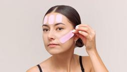 Sosyal medyada “doğal botoks” deniyor! Yüz germe bantları işe yarıyor mu?