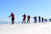 Bitlisli kayakçılar, Nemrut Dağı'nda
