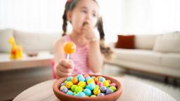 Şekerli gıdalar hafızayı etkiliyor! Çocukların öğrenme sürecini yavaşlatıyor