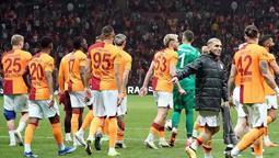 Galatasaray'da futbolculara maaş dopingi!