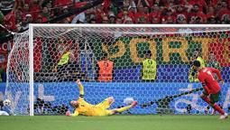 Portekiz, Slovenya'nın rüyasını seri penaltılarda bitirdi! Çeyrek final biletini kaptı