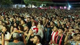 Avusturya - Türkiye maçı dev ekrandan izlendi - son düdük sevinci