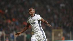 Emenike'den G.Saray'a olay gönderme