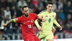 Çalhanoğlu'ndan Aktürkoğlu'na büyük destek!