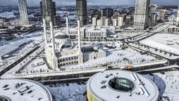 İstanbul beyeza büründü