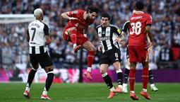 Liverpool - Newcastle United maçından kareler