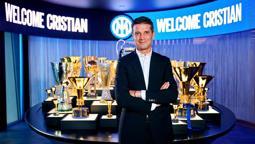 Cristian Chivu'nun imza töreninden kareler