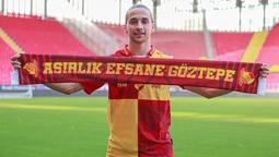 Arda Okan Kurtulan'ın imza töreninden kareler