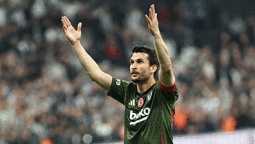 Beşiktaş'ta Necip Uysal için jübile kararı!