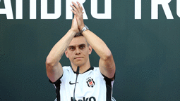 Beşiktaş kadrosunu UEFA'ya bildirdi! Trossard kararı