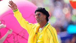 Ronaldinho'dan futbola dönüş kararı!