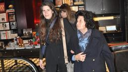 Sevgililer Günü'nde ailesiyle beraber