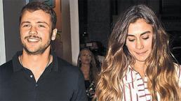 Tolga Sarıtaş, Zeynep Mayruk'u ailesiyle tanıştırdı