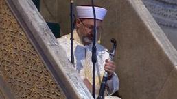 Son dakika! Diyanet İşleri Başkanı Ali Erbaş'tan kılıç geleneğiyle Cuma hutbesi...