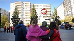 Vatandaşlar dikkatlice takip etti! İzmir'de çarpıcı görüntü