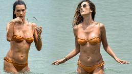Alessandra Ambrosio tatil geleneğini bozmadı