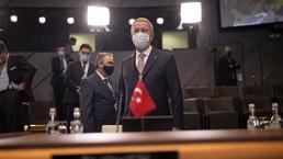Bakan Akar, NATO Toplantısı ikinci gün oturumunda temaslarda bulundu