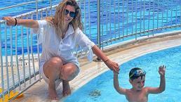 Nadide Sultan'dan oğlu Kaan'a yüzme dersi