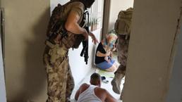 Mersin'de 111 adrese dev uyuşturucu operasyonu