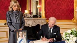 ABD Başkanı Biden İngiltere'de! Taziye defterini imzaladı