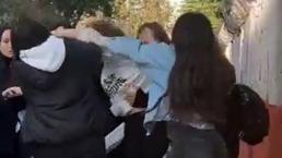 Liseli kızların saç saça baş başa kavgası 