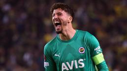 Altay Bayındır'dan taraftar tepkilerine cevap: Bazen büyütülüyor!