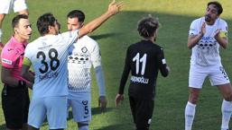 6 gollü düelloda Altaylı oyunculardan görülmemiş protesto! 90+1'de maçı bıraktılar