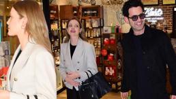 Flaşların patlamasıyla birbirlerinden uzaklaştılar! 'Kendisi stilistim olur'