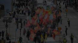 İsveç'te yine skandal görüntü! Terör örgütü destekçileri yeni terör yasasını protesto etti