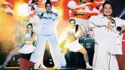 İkinci kez anne olmak için gün sayan Atiye, Uşak'ta sahne aldı