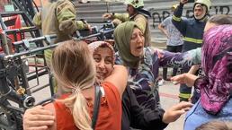 Avcılar'da can pazarı! Mahsur kalan vatandaşlar kurtarıldı