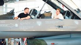 Zelenskiy’nin F-16 sevinci