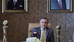 Gençlik ve Spor Bakanı Osman Aşkın Bak, genç tekvandocuları tebrik etti