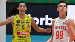 Robin de Kruijf'tan Ebrar Karakurt'a destek! İtalyanlar'a tepki: Hadi oradan, saçmalık