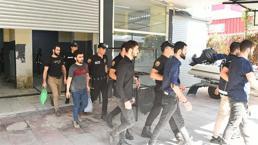 Oto yıkamacıda özel bölmede 31 kaçak göçmen yakalandı