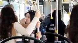 Otobüste bir anda ortalık karıştı! Genç kadın küfürler savurdu