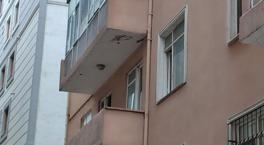 Dairesini ilaçladı, 4 kişinin zehirlenmesine neden oldu