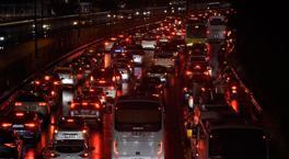 İstanbul'da trafik durma noktasına geldi