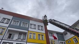 Sultangazi'de ilkokulda yangın! Okul tahliye edildi