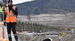 Erzincan'daki maden faciası! Yeni toprak kaymaları yaşanıyor, şirketin Türkiye müdürü gözaltına alındı