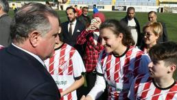 Bakan Bak'tan Çorlu'ya stadyum müjdesi! '10 bin 59 kişilik stadyum yapacağız'