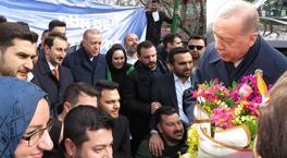 Erdoğan'a evinin önünde doğum günü sürprizi