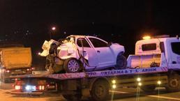 TEM Otoyolu'nda feci kaza! Kamyonet ile otomobil çarpıştı: 5 yaralı 