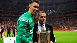 Fernando Muslera'dan 5. dalya! 15 kupa kaldırdı